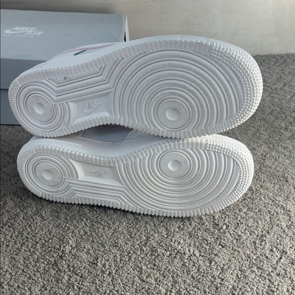 Nike Air Force 1 White and Light Pink Shoes - Picture 5 of 6